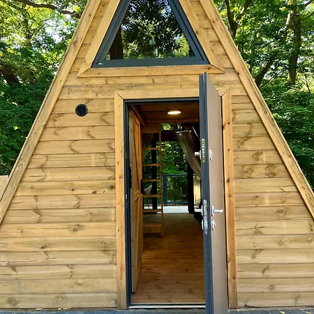 Metropolis Campglamping Кемпинг *